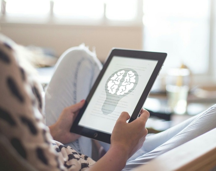 Brain image on device screen