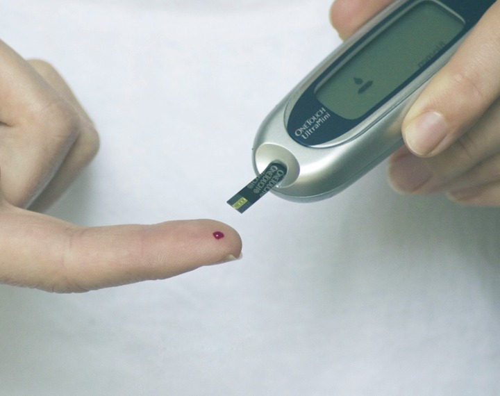Blood glucose monitor