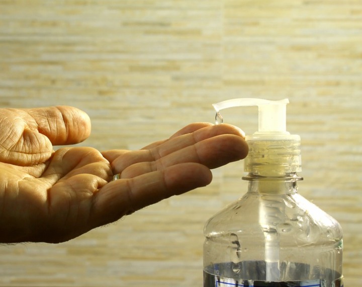 Hygienic alcohol hand rub